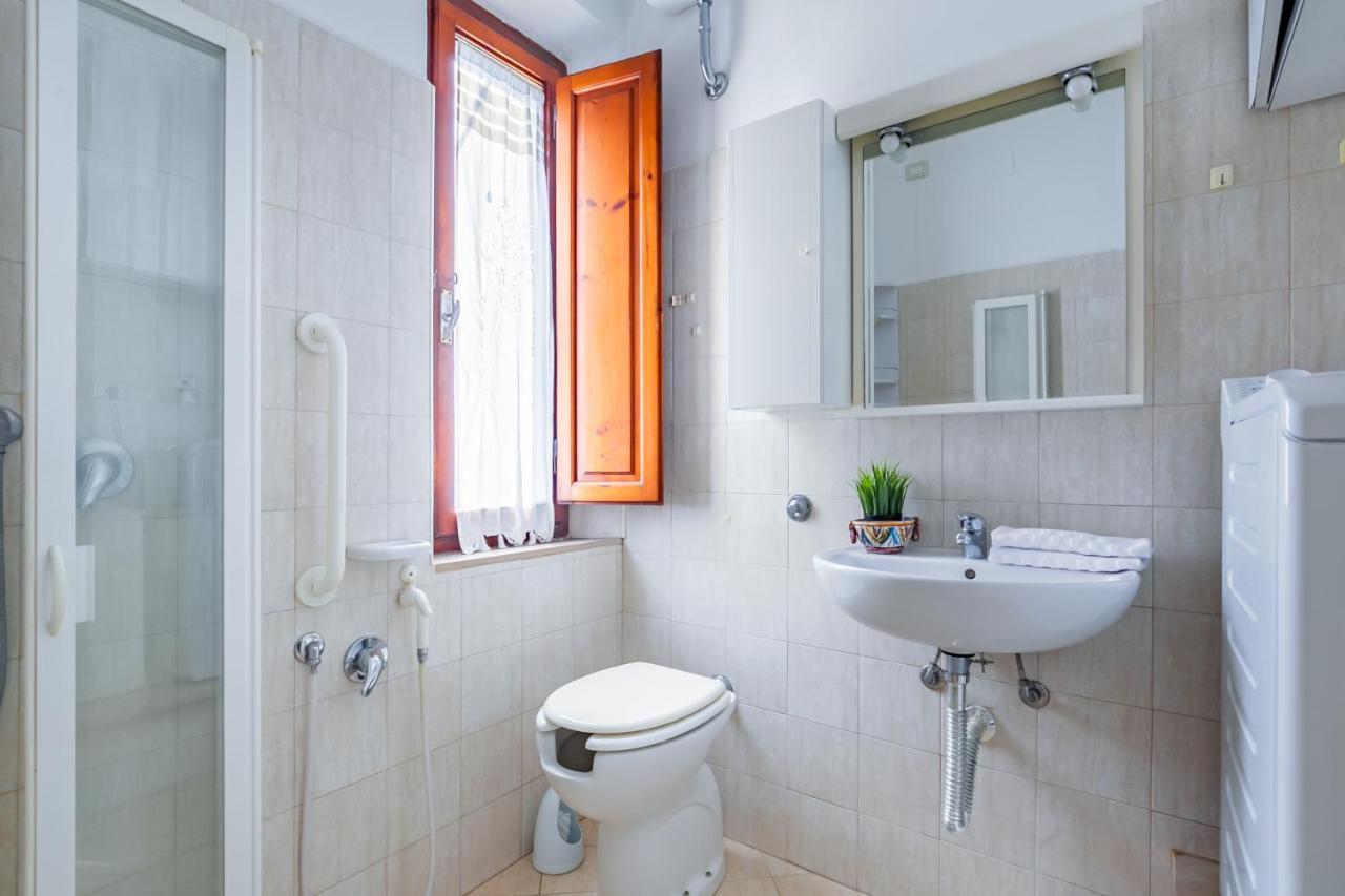 Pisa Airport Comfy Apartment - Private Parking 외부 사진